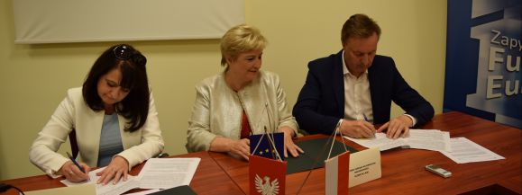 Wkr&oacute;tce bez wychodzenia z domu będzie można zapisać się na wizytę w szpitalu&hellip;