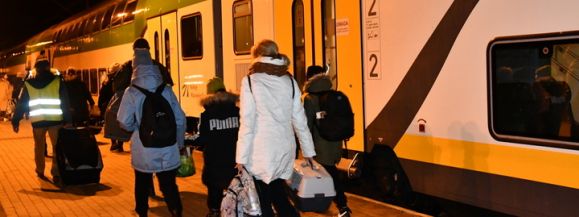 Pierwszy pociąg humanitarny Mazowsza przywiózł 650 Uchodźców
