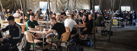 Blisko 150 ochotnik&oacute;w rozpoczęło &bdquo;Wakacje z WOT" w 5 Mazowieckiej BOT