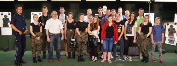 Uczniowie ZSP Nr 4 na zajęciach w KMP Siedlce