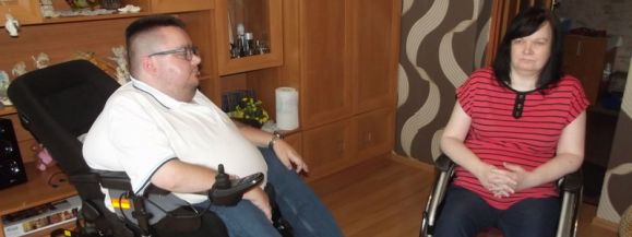 Niepełnosprawni Chabierowie uwięzieni we własnym domu