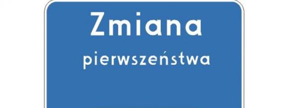 UWAGA KIEROWCY! Zmiana pierwszeństwa przejazdu na skrzyżowaniu ulic  Piłsudskiego i 10-go Lutego