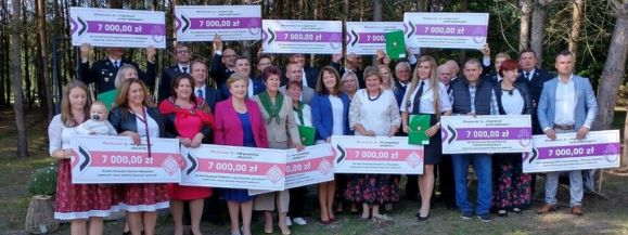 Podpisanie kolejnych 65 um&oacute;w 