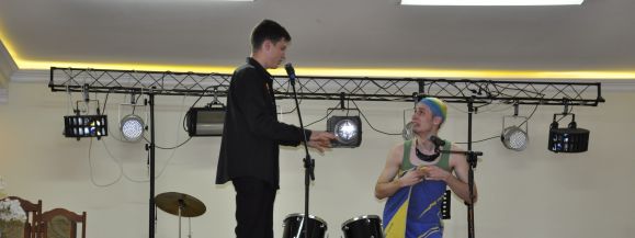 Maj&oacute;wka na bardzo wesoło