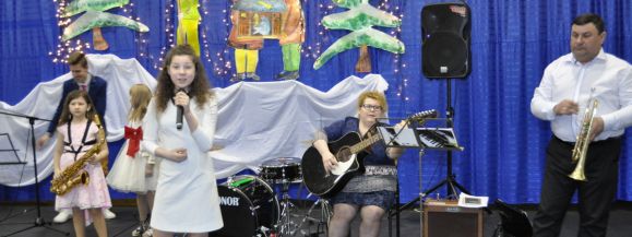 III NOWOROCZNY KONCERT KOLĘD I PASTORAŁEK W GIMNAZJUM W SK&Oacute;RCU