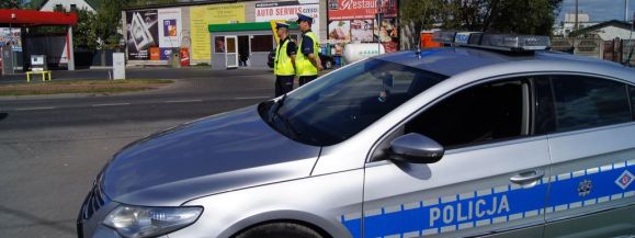 Potrącił policjanta i odjechał z miejsca