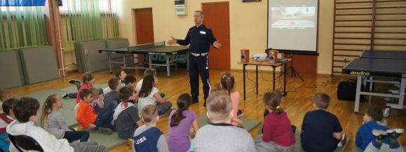 Ferie w mieście z Policją i ARMS