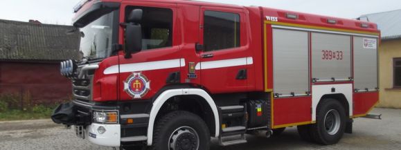 Dąbr&oacute;wka-Ług z nowym wozem strażackim