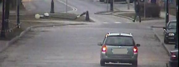 Poszukiwani świadkowie uszkodzenia latarni