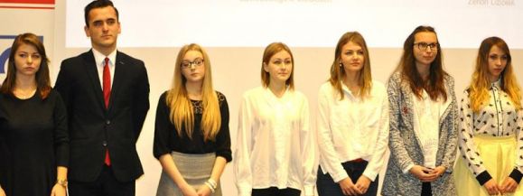 Uczniowie siedleckich szk&oacute;ł ze stypendiami premiera