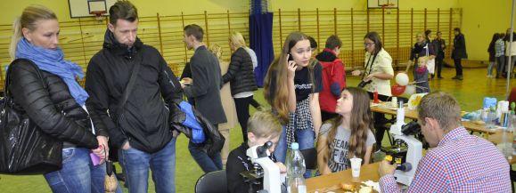 Choroba zburzyła jej świat.  Uczniowie i nauczyciele &bdquo;Prusa&rdquo; postanowili jej pom&oacute;c (zdjęcia)