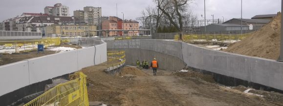 Jaka będzie wysokość tunelu pod torami? (film)