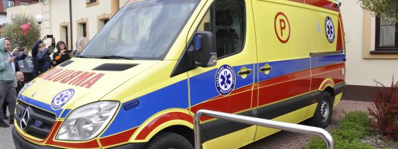 Przekaznie ambulansu dla Ukrainy
