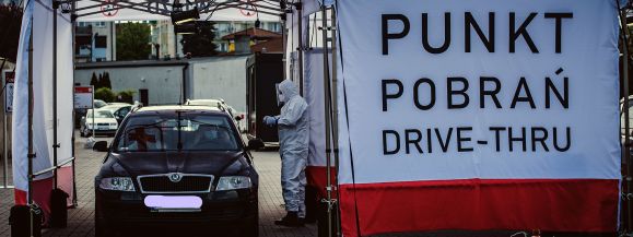 WOT pobiera wymazy na koronowirusa metodą &bdquo;drive-thru&rdquo; 