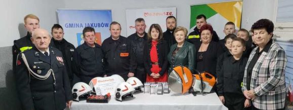 Gospodynie i strażacy z Wiśniewa ze wsparciem samorządu Mazowsza