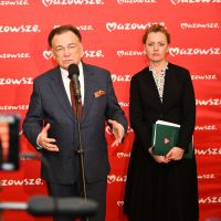 Marszałek wzywa skarb państwa i NFZ do zwrotu 100 mln zł